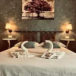 Fattoria La Cona Фермерский дом *